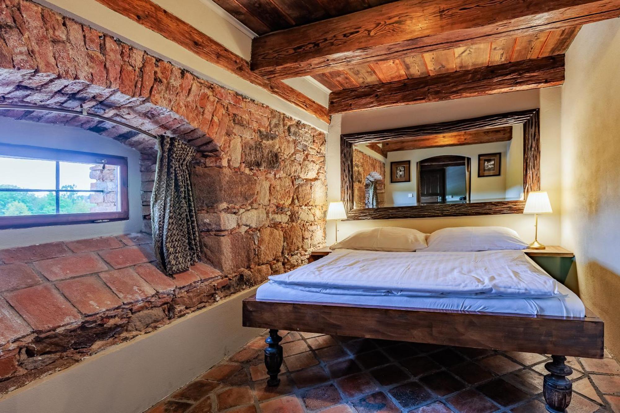 Barokni Spejchar Hotel Tlučná Buitenkant foto