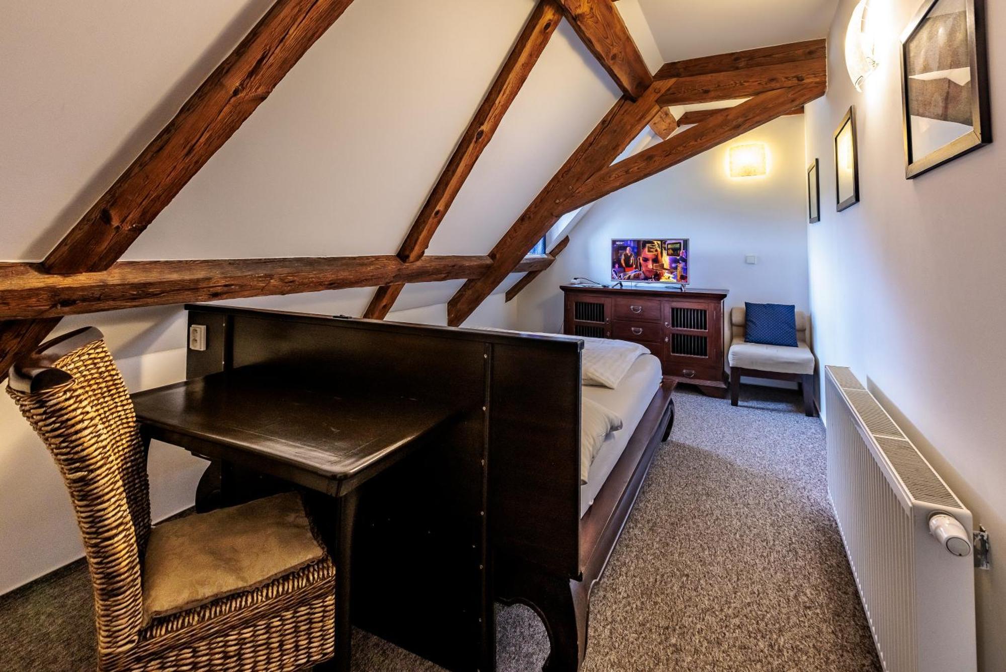 Barokni Spejchar Hotel Tlučná Buitenkant foto
