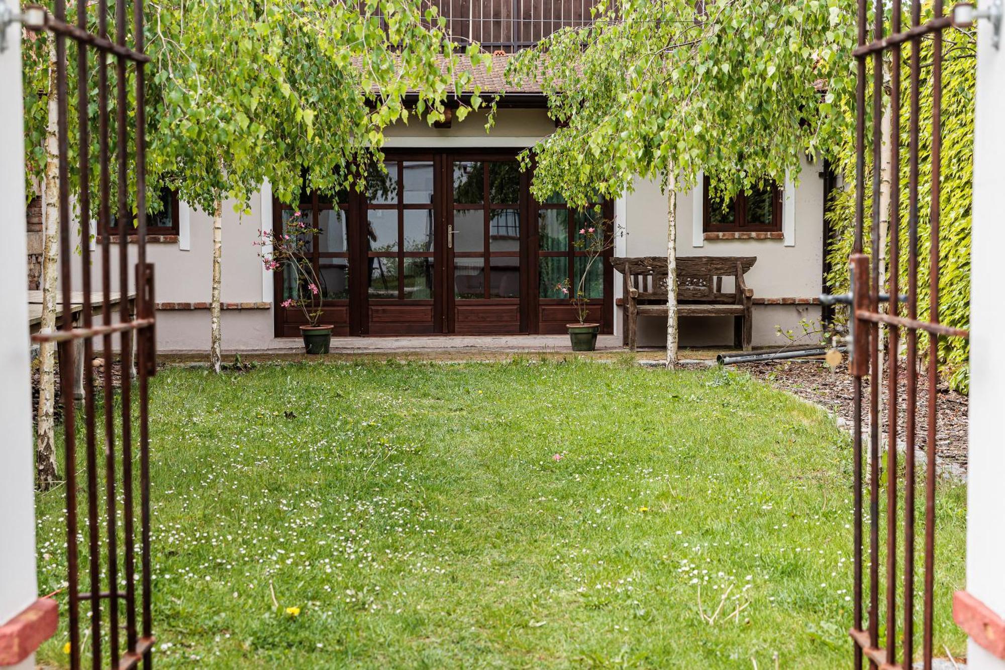 Barokni Spejchar Hotel Tlučná Buitenkant foto
